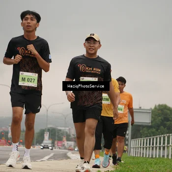 Runner Photo 8558110