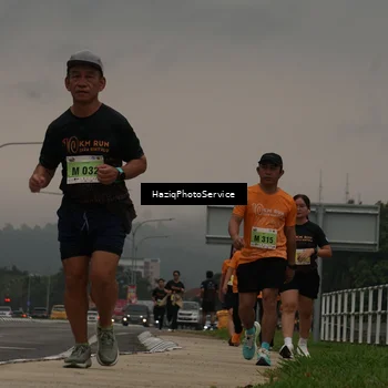 Runner Photo 8558396