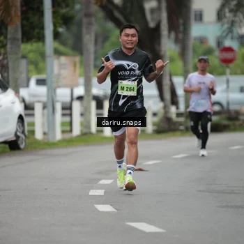 Runner Photo 8558544