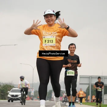 Runner Photo 8558695
