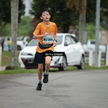 Runner Photo 8558898