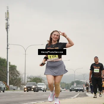 Runner Photo 8559053