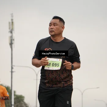 Runner Photo 8559076
