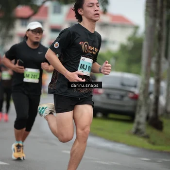 Runner Photo 8559085