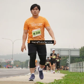 Runner Photo 8559431