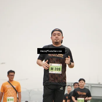 Runner Photo 8559560