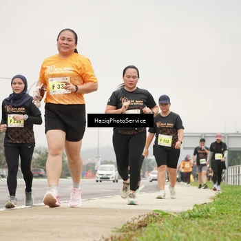 Runner Photo 8559900