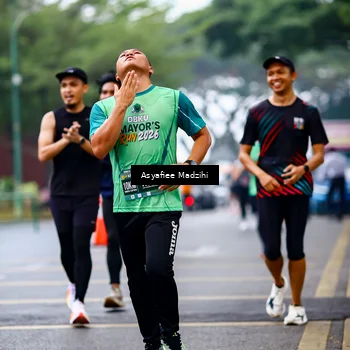 Runner Photo 8560006