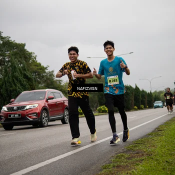 Runner Photo 8561084