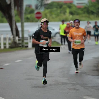 Runner Photo 8562346