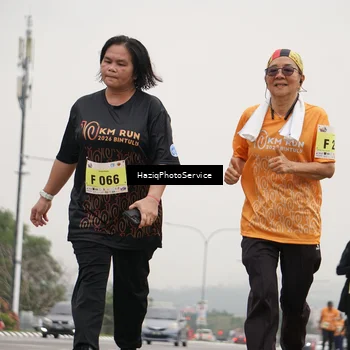 Runner Photo 8563057