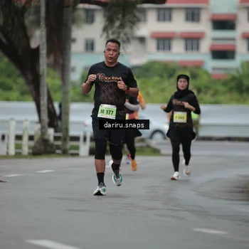 Runner Photo 8564280