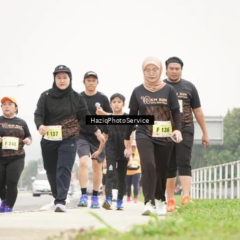 Runner Photo 8564368