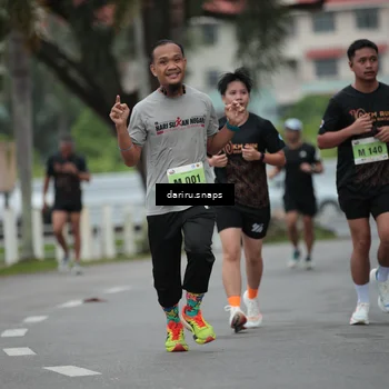 Runner Photo 8564722