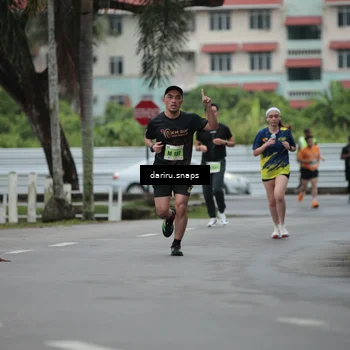 Runner Photo 8565202