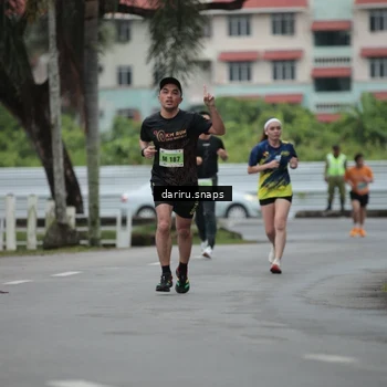 Runner Photo 8565203