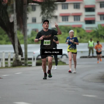 Runner Photo 8565221