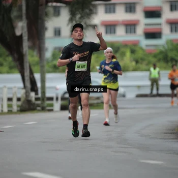Runner Photo 8565227