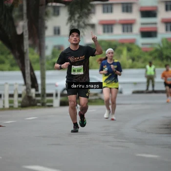 Runner Photo 8565241