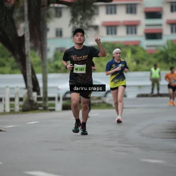 Runner Photo 8565274