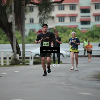 Runner Photo 8565279