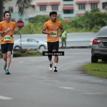 Runner Photo 8565315
