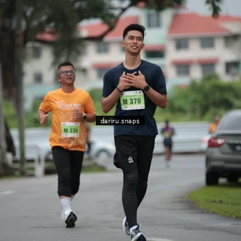 Runner Photo 8566110
