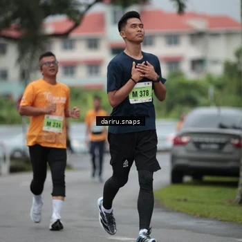 Runner Photo 8566111