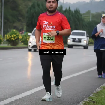 Runner Photo 8566243