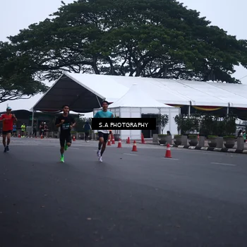 Runner Photo 8566625