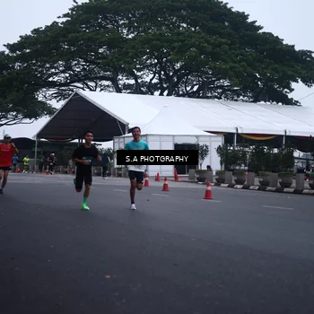 Runner Photo 8566631
