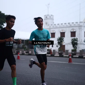 Runner Photo 8566663