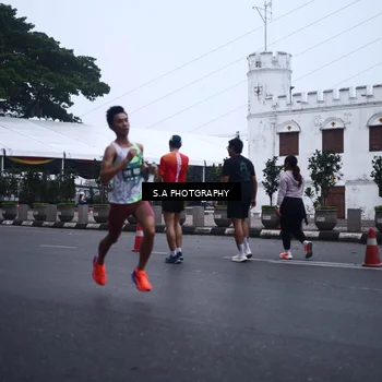 Runner Photo 8566673