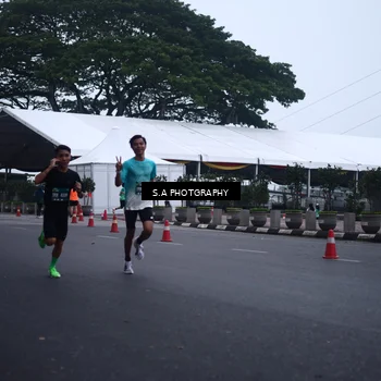 Runner Photo 8566676