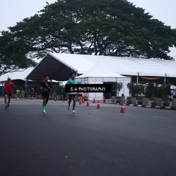 Runner Photo 8566698
