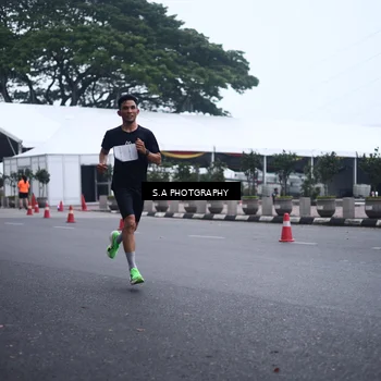 Runner Photo 8566772