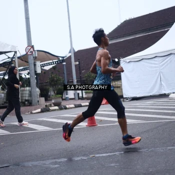Runner Photo 8566915