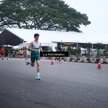 Runner Photo 8566933