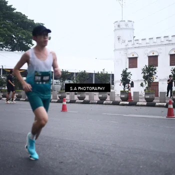 Runner Photo 8566992
