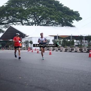 Runner Photo 8567036