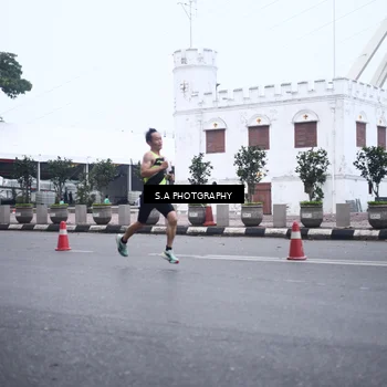 Runner Photo 8567128
