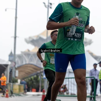 Runner Photo 8567298