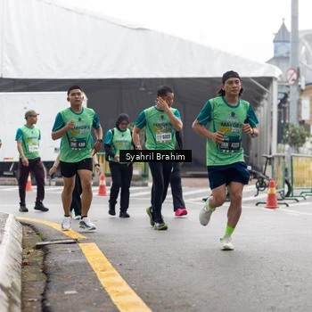 Runner Photo 8567871