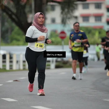 Runner Photo 8569110