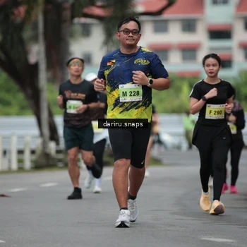 Runner Photo 8569373