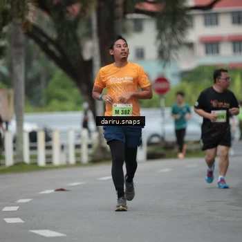 Runner Photo 8570084