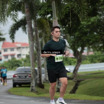 Runner Photo 8570275