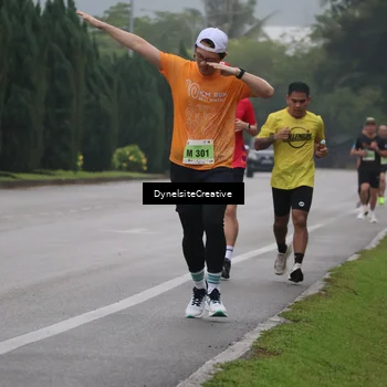 Runner Photo 8571009