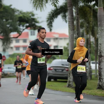 Runner Photo 8571442