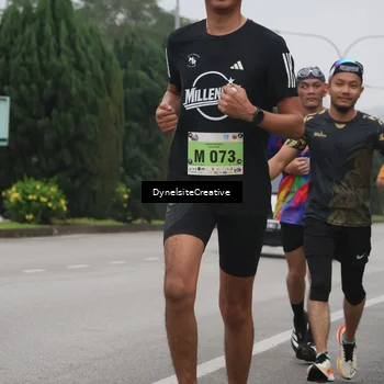 Runner Photo 8571906